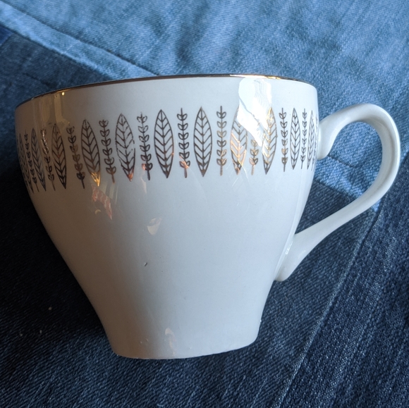 Royal Knight tea cups and saucers X3 22kt gold mcm - Picture 9 of 10